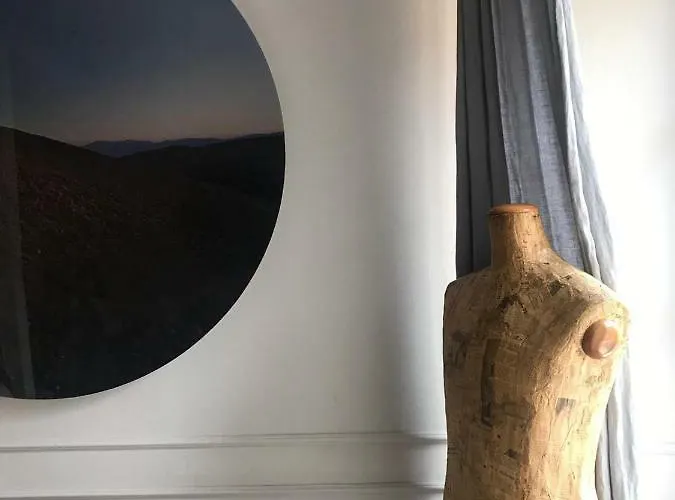 梅纳焦套房酒店 公寓 *