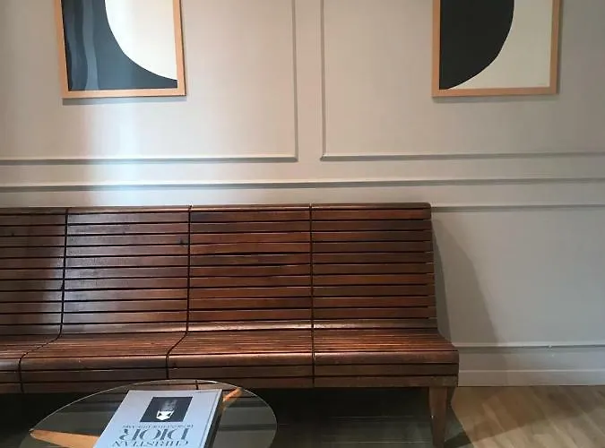 公寓 梅纳焦套房酒店